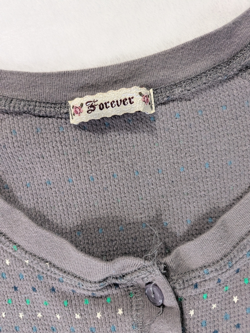 ❤️ Forever 21 Star Pattern Gray Fitted Henley Knit Top Size XS/S - Picture 2 of 10